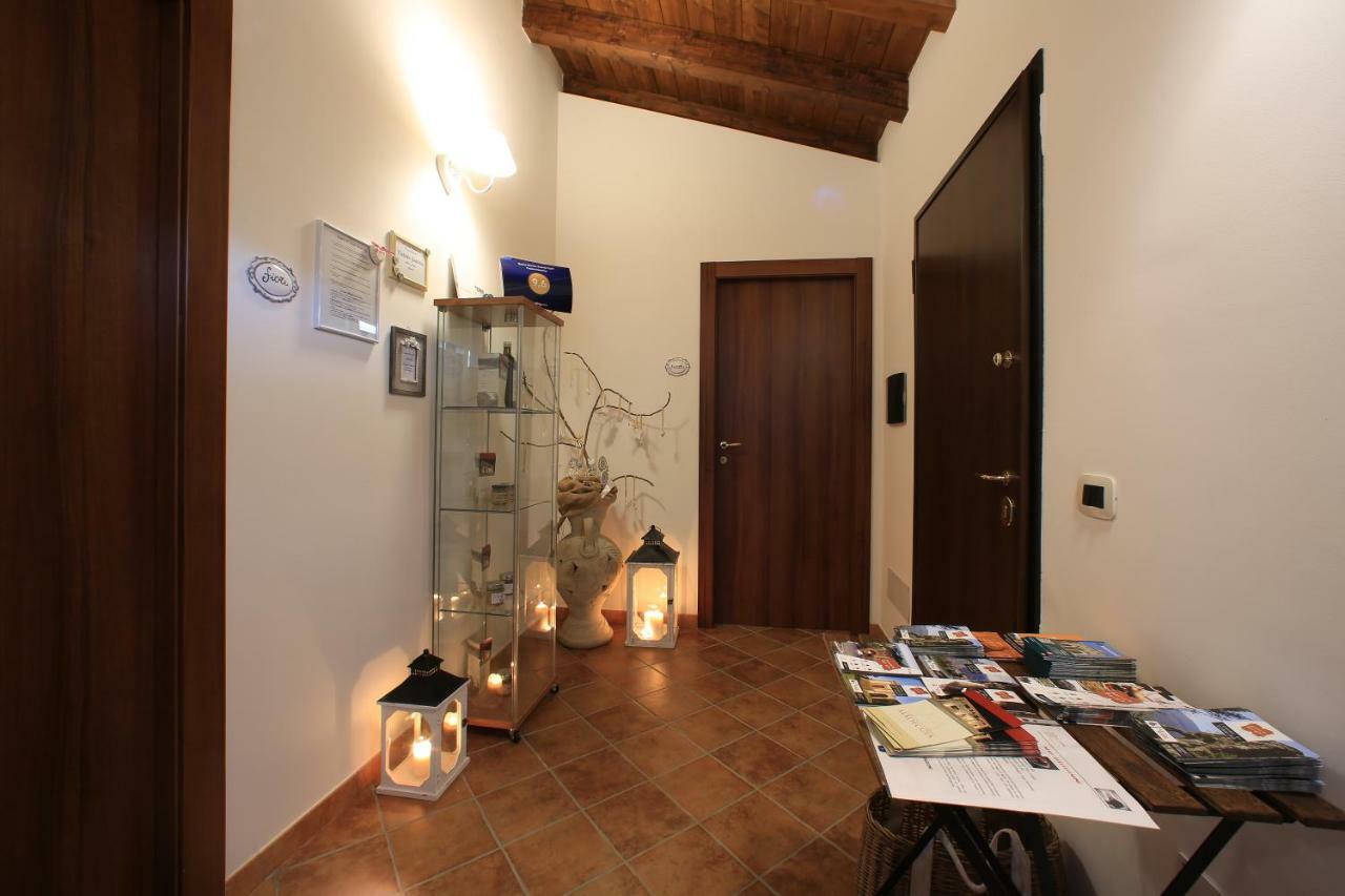 Casale Madeccia Guest House Sonnino Екстериор снимка