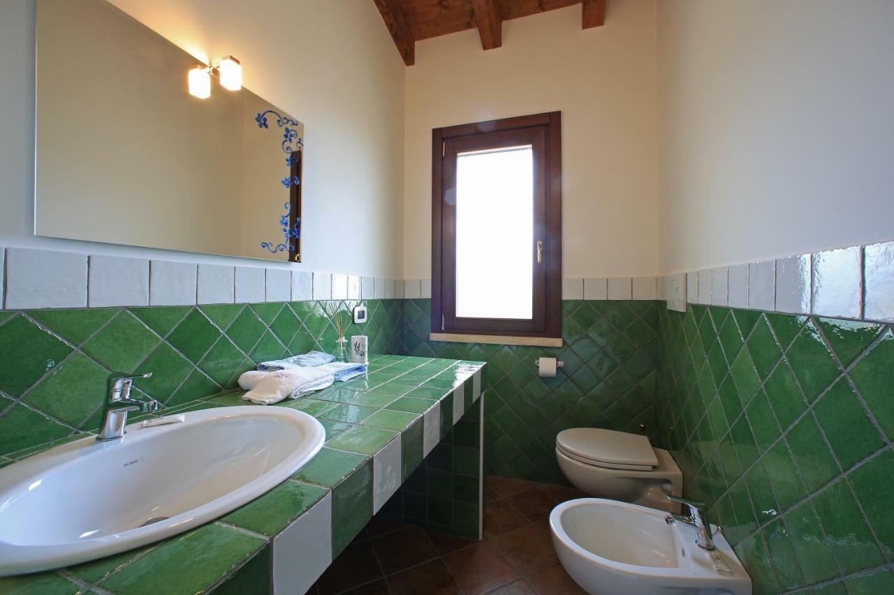 Casale Madeccia Guest House Sonnino Екстериор снимка
