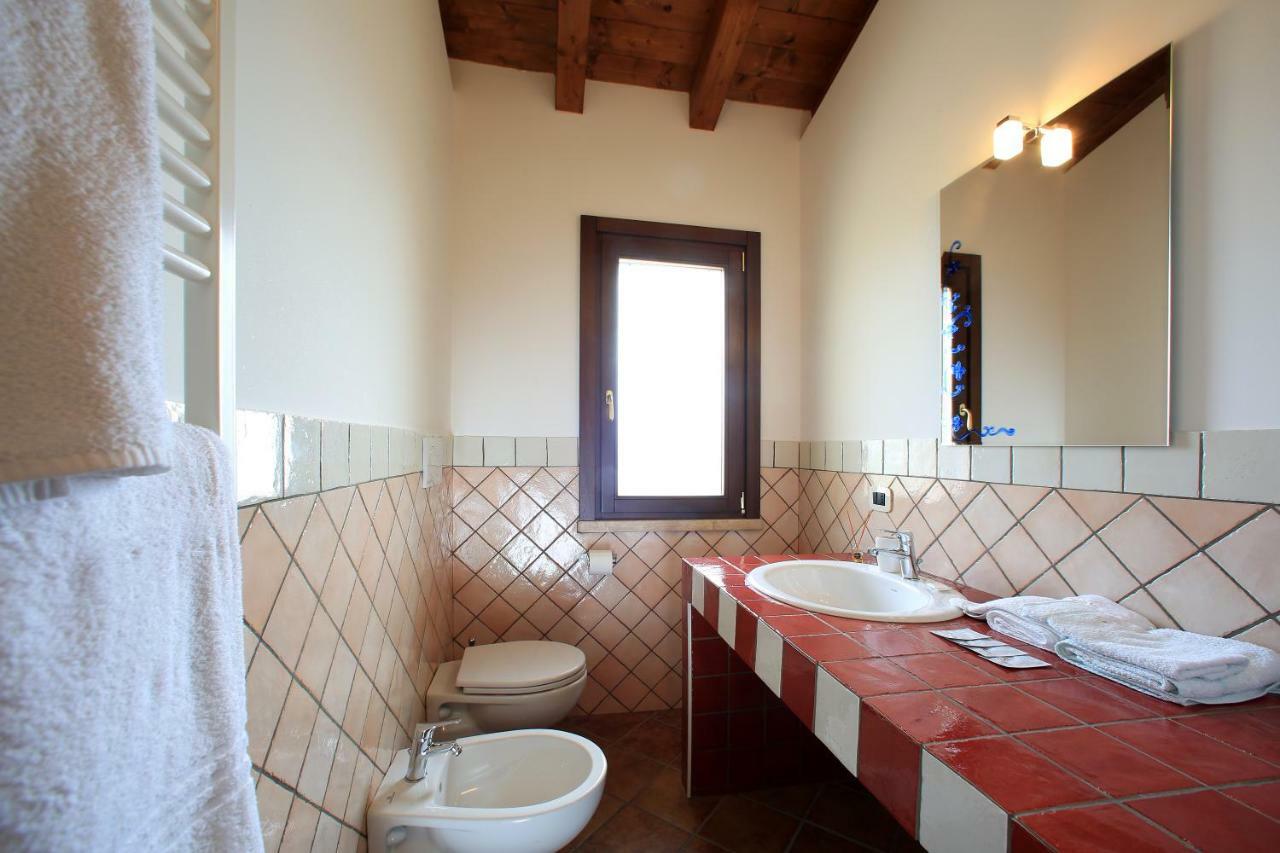 Casale Madeccia Guest House Sonnino Екстериор снимка