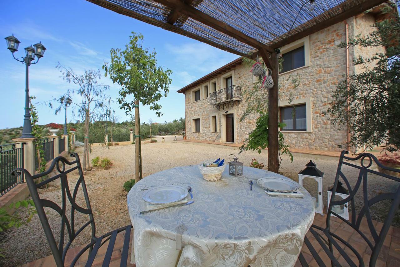 Casale Madeccia Guest House Sonnino Екстериор снимка
