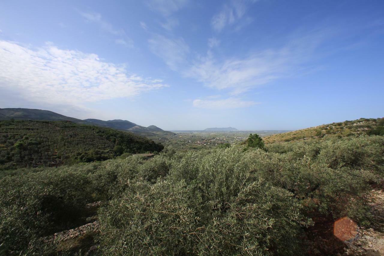 Casale Madeccia Guest House Sonnino Екстериор снимка
