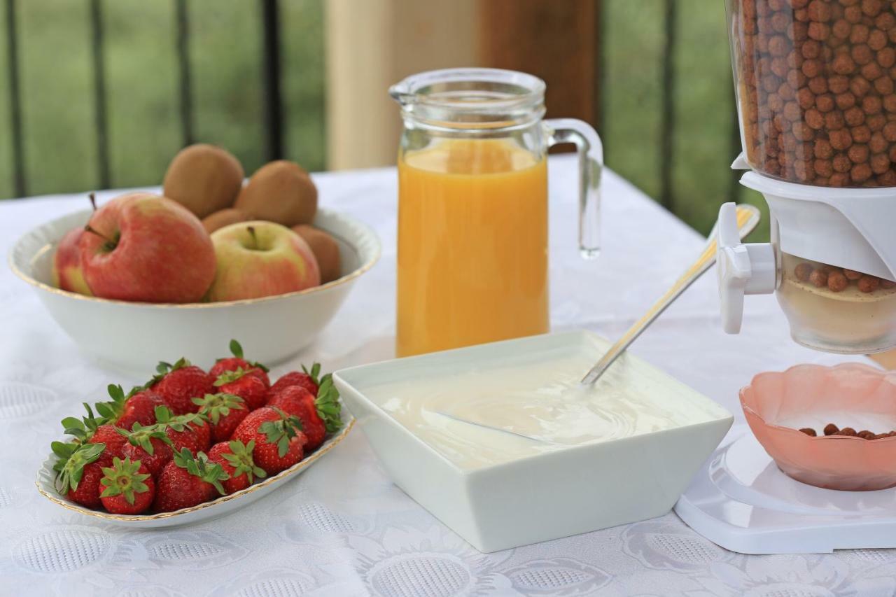 Casale Madeccia Guest House Sonnino Екстериор снимка