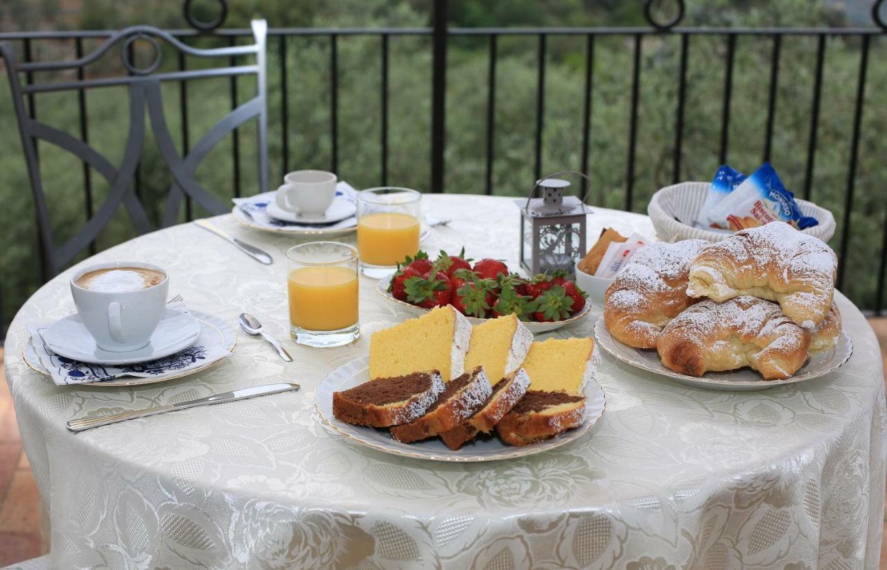 Casale Madeccia Guest House Sonnino Екстериор снимка